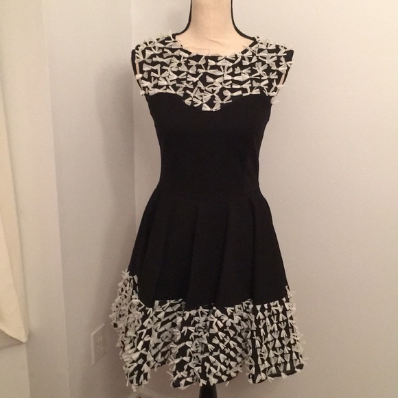 Eva Franco Dresses & Skirts - Eva Franco size 4 bow dress